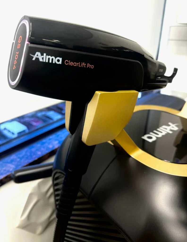 Alma DyeVL. Manage rosacea 